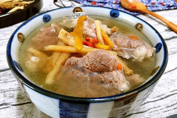 当归牛肉汤的做法图解1