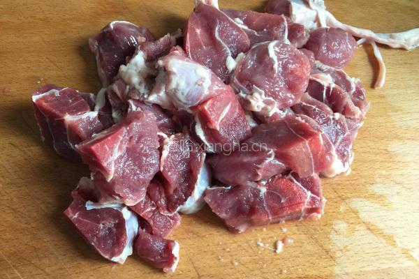 当归牛肉汤的做法图解2