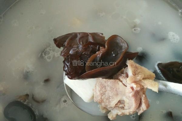 山药木耳排骨汤的做法图解7
