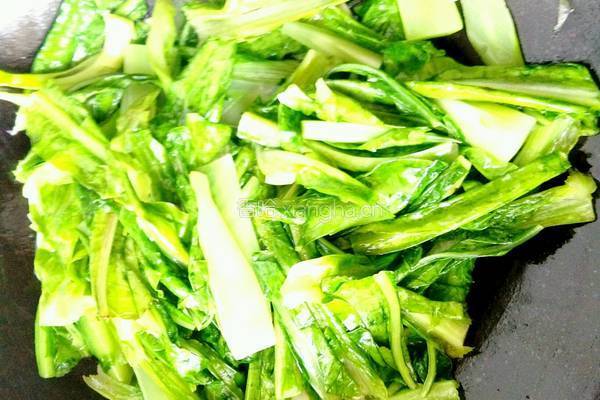 清炒油麦菜的做法图解6