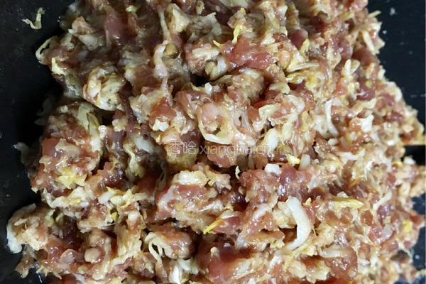 酸菜猪肉饺子的做法图解5
