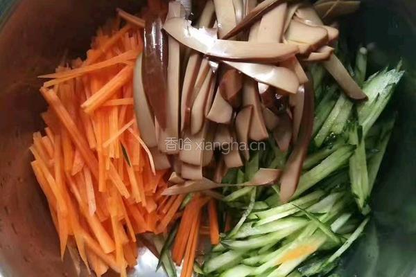 蛋定姐美食运城人最喜欢吃的凉拌三丝的做法图解2