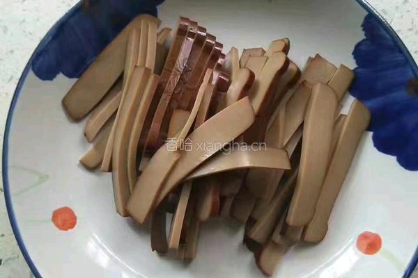 青椒杏鲍菇炒蛋定姐鸡蛋干的做法图解3