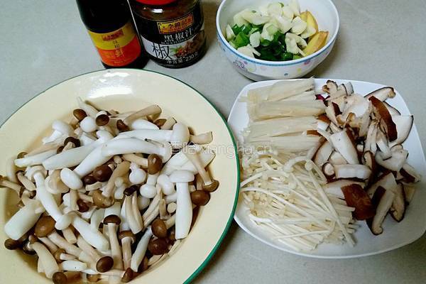 黑椒什锦菇的做法图解2