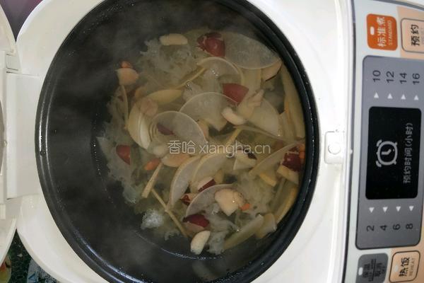 红枣银耳梨汤的做法图解5