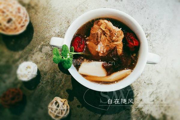 滑菇山药猪骨汤的做法图解5