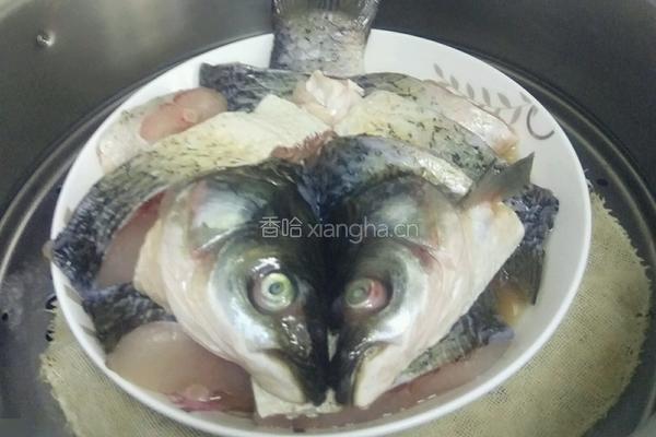 蒸剁椒鳙鱼的做法图解4