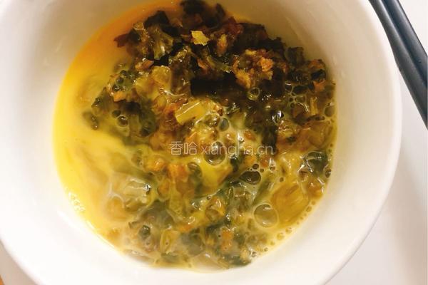 雪菜煎鸡蛋的做法图解2