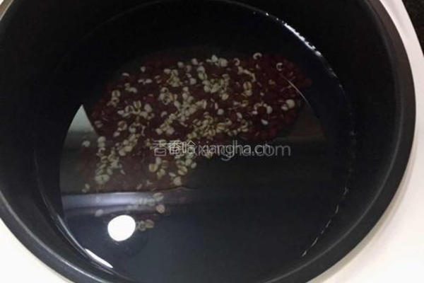 红豆薏米粥的做法图解3