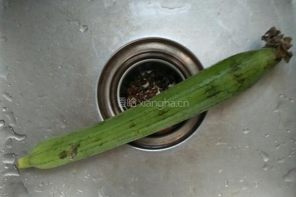 丝瓜肉丸汤的做法图解2