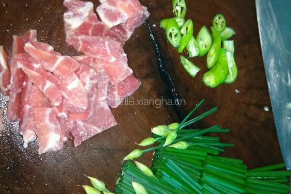 粟米炒瘦肉的做法图解1