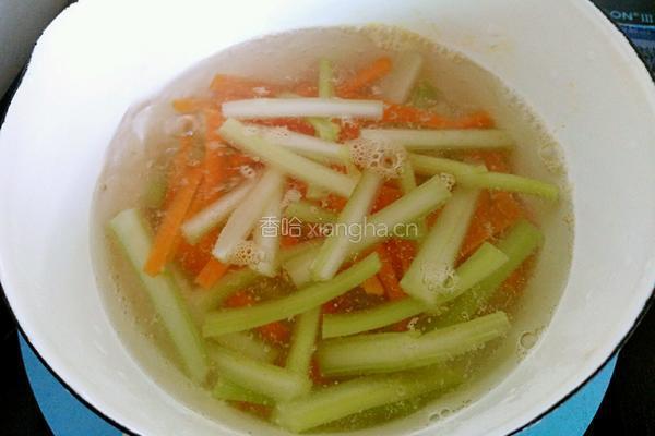 西芹杏鲍菇的做法图解5