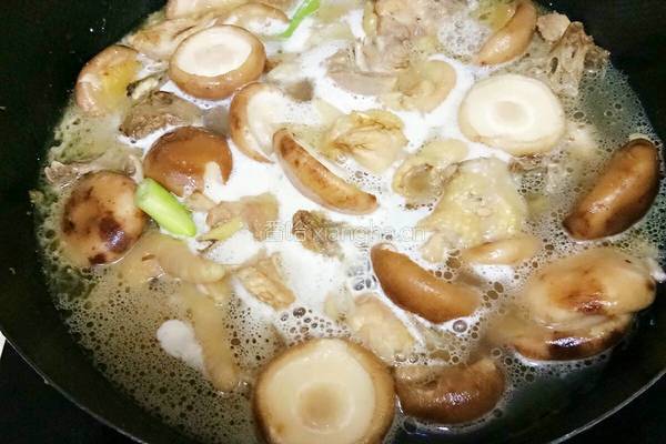 香菇鸡块的做法图解4