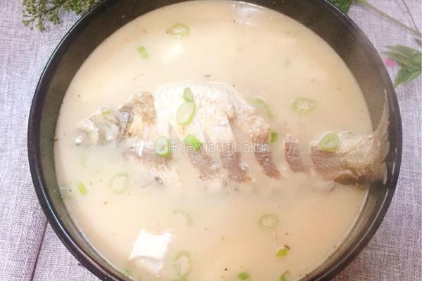 鳊鱼豆腐汤