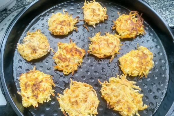 土豆胡萝卜丝饼的做法图解10