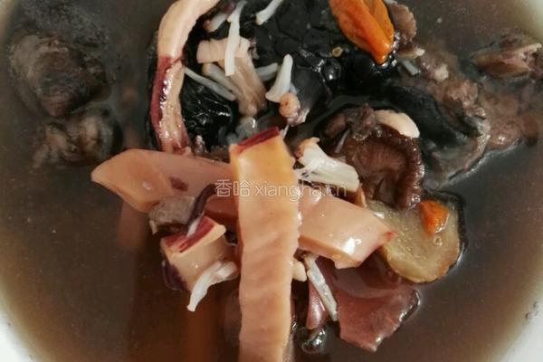 适合夏天喝的乌鸡汤的做法图解7