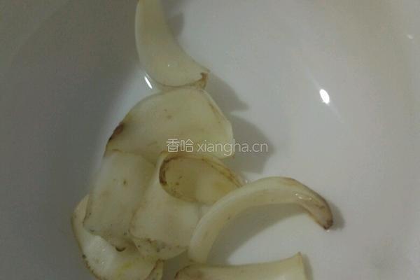 百合芹菜炒肉丝的做法图解2