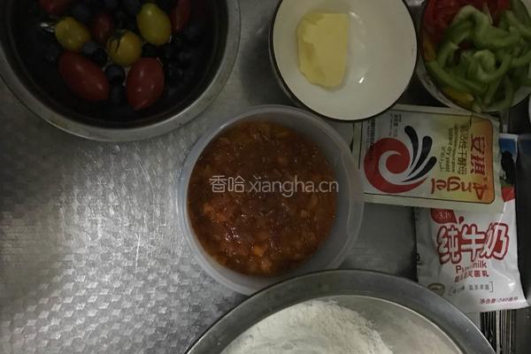 鲜虾培根披萨的做法图解1