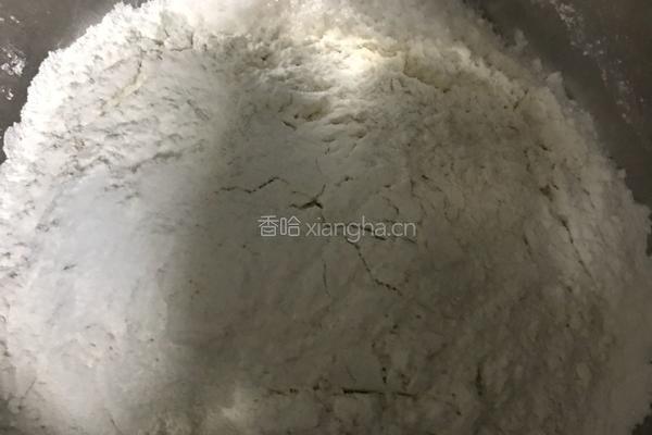 鲜虾培根披萨的做法图解2