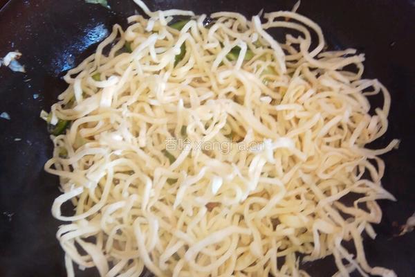 五花肉炒饼 家常菜的做法图解7