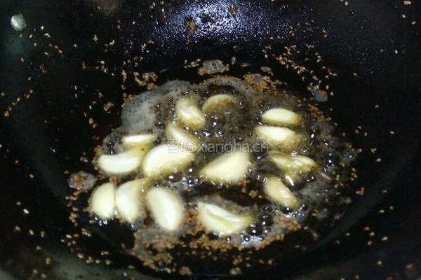 大蒜烧黔鱼的做法图解3