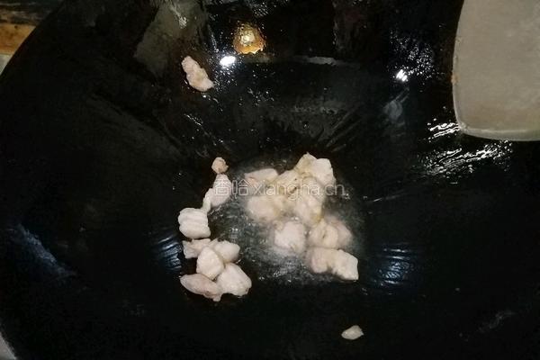 胡萝卜土豆肉丁的做法图解1