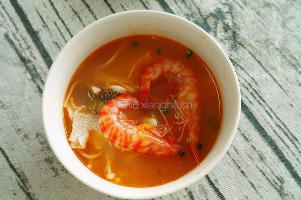酸辣鲈鱼斑节虾汤的做法图解12