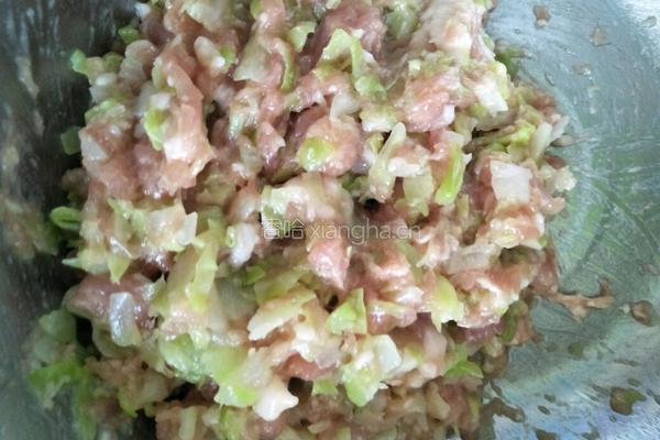 猪肉包菜馅包子的做法图解9