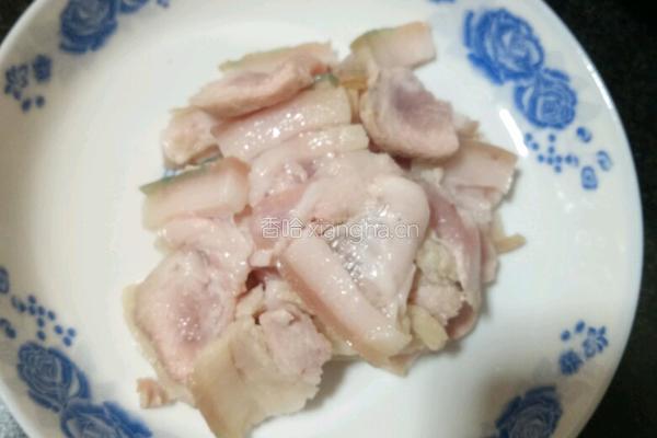 干茶树菇炒五花肉的做法图解2
