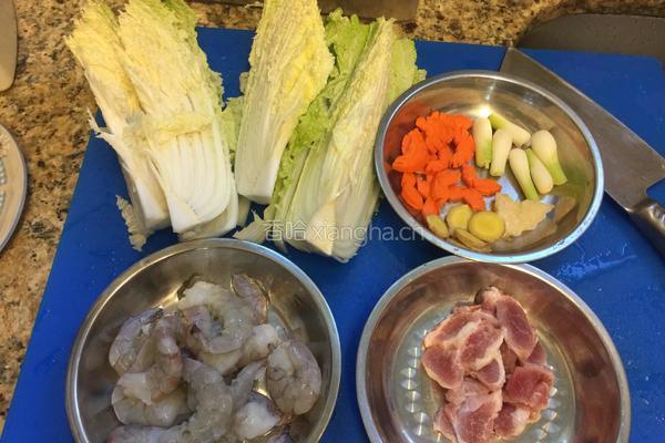 上汤虾仁咸蛋白菜的做法图解3