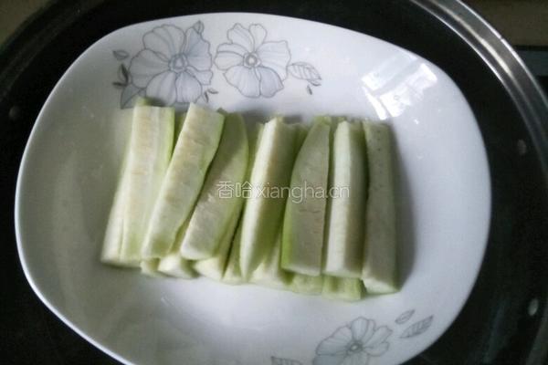 蒜末蒸丝瓜的做法图解4