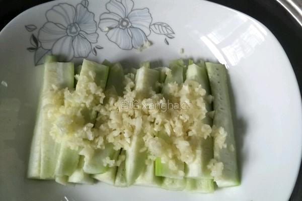蒜末蒸丝瓜的做法图解8
