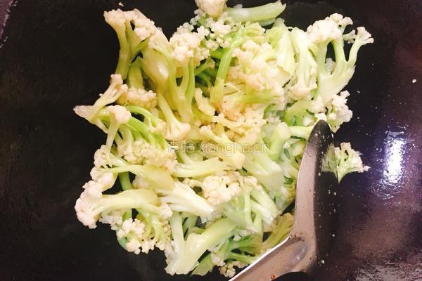 爆炒蒜泥花菜的做法图解4