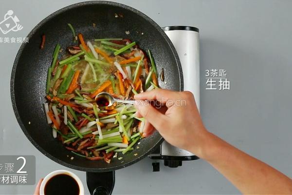 营养健康的美味小炒 腊肉蔬菜炒年糕的做法图解12