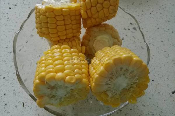 排骨玉米萝卜汤的做法图解1