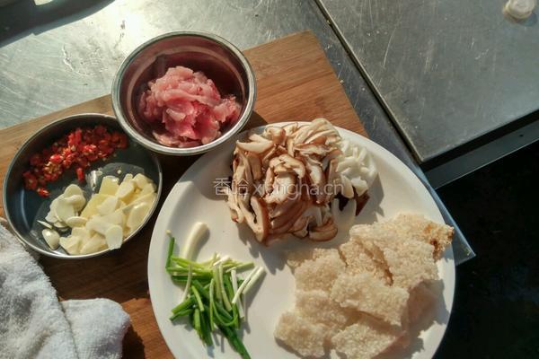 锅巴肉片的做法图解1
