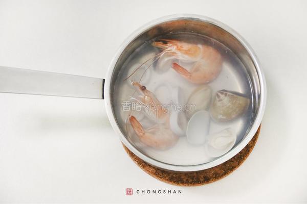 马赛南瓜海鲜风情浓汤的做法图解5