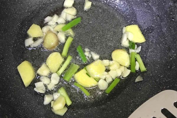 清炒花甲的做法图解4