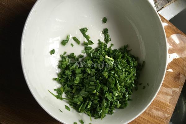 韭菜薏米杂粮饼的做法图解2