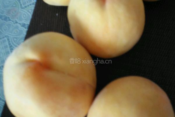 自制黄桃罐头的做法图解1