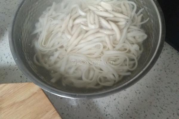 冬阴功汤面的做法图解1