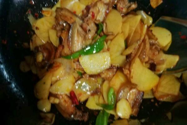 土豆盐煎肉的做法图解6