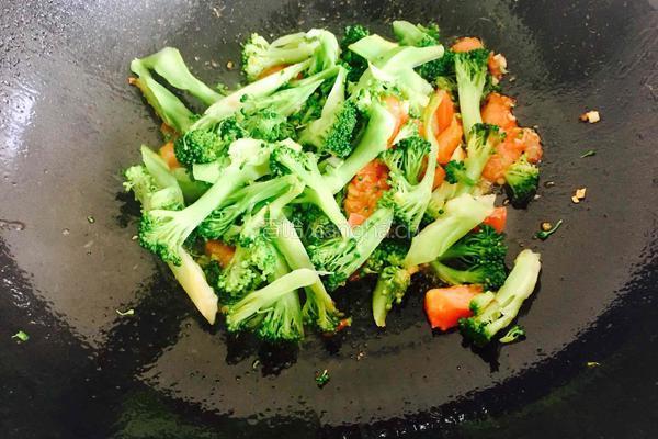 番茄炒西兰花的做法图解9