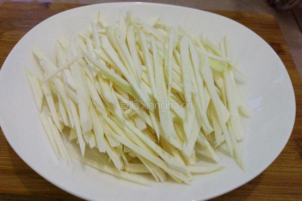 腊肉炒茭白的做法图解1