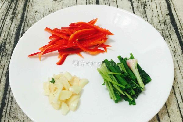 蒜蓉葱花炒海瓜子肉的做法图解2