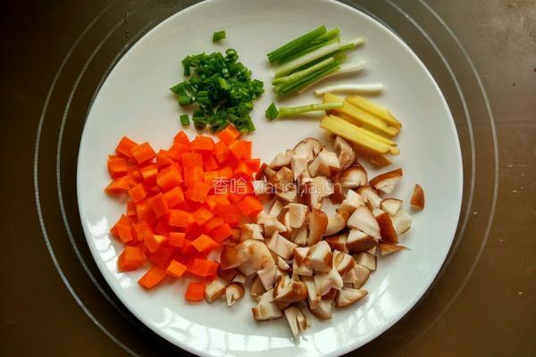 香菇鸡肉蒸饭的做法图解4