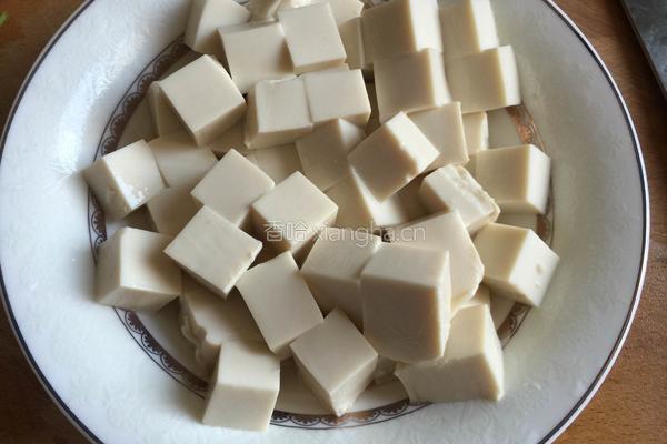 虾仁豆腐蒸蛋的做法图解2