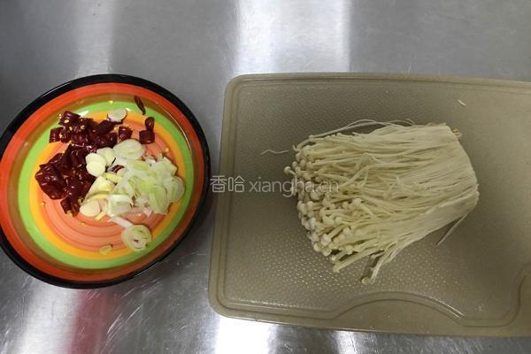 葱油金针菇的做法图解1