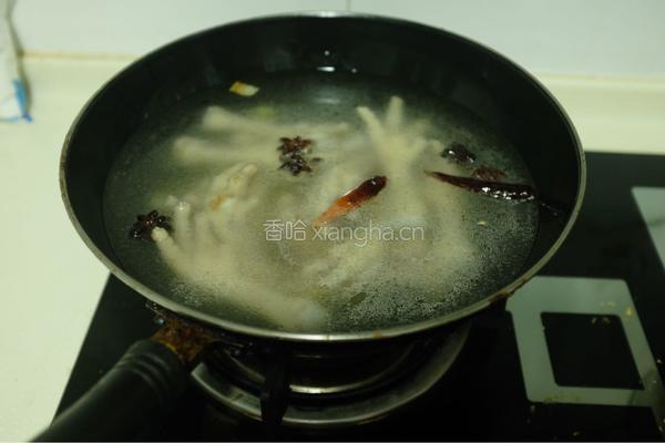 汤婆婆秘制卤鸡爪的做法图解5