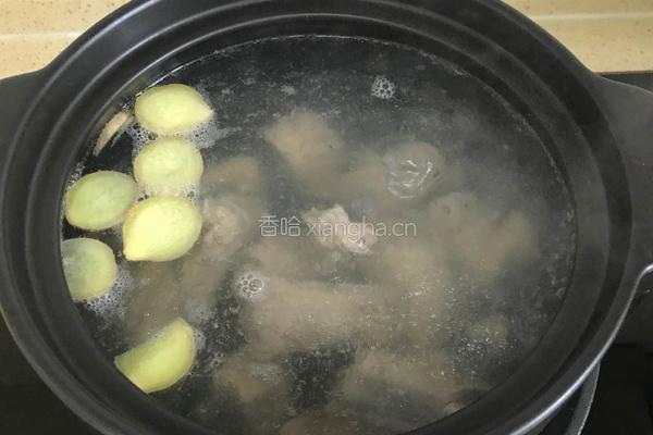 红菇排骨汤的做法图解5